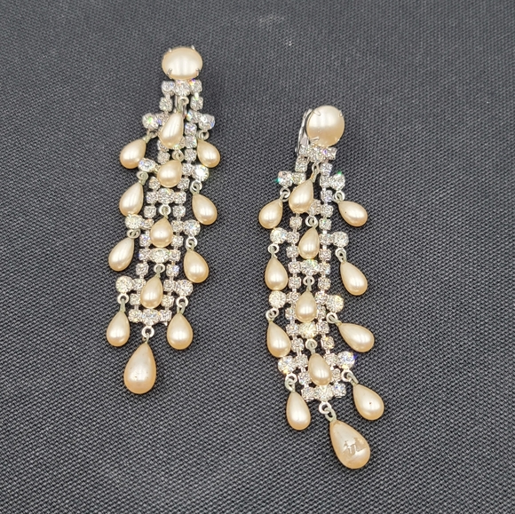 Vintage Earrings Clip On Rhinestone Faux Pearls Dangle - Picture 8 of 8